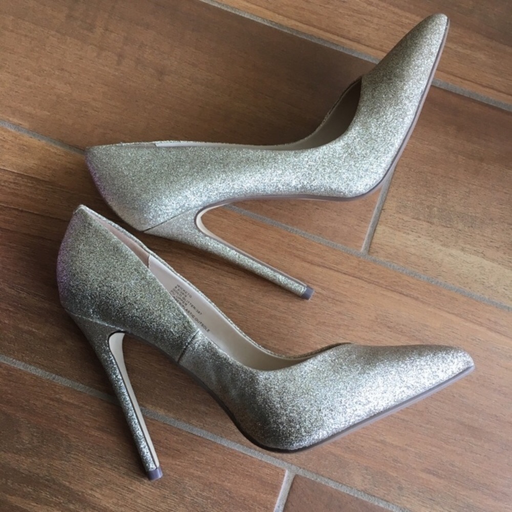 Steve Madden Gold Glitter Court Shoe Heels - Picture 2 of 6